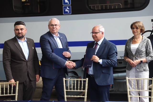 Zawarcie umowy między PKP Intercity i PKP Intercity Remtrak